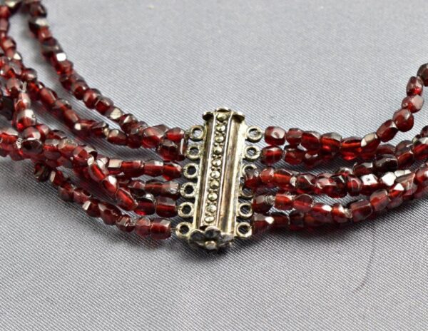 collana granati